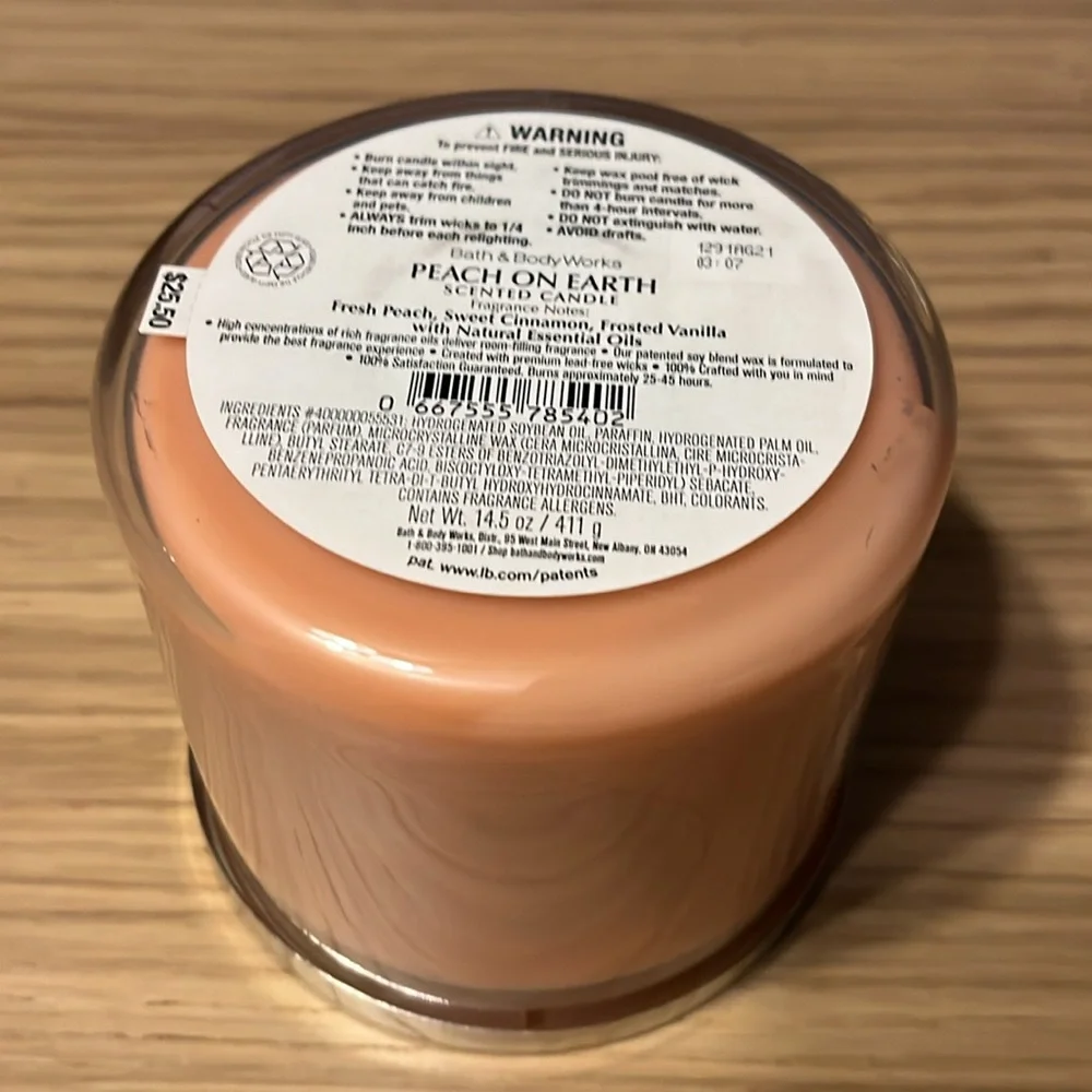Bath & Body Works 3 Wick Candle. Give Comfort. Peach On Earth.